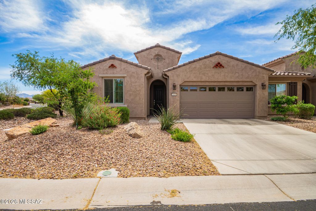 1648 E Horned Lark Drive, Green Valley, AZ 85614