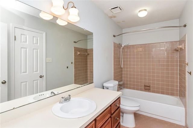 29 Cobblestone W Way, Mobile, AL 36608