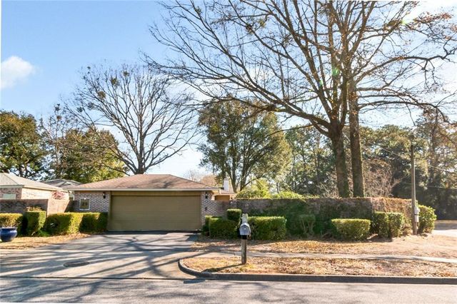 29 Cobblestone W Way, Mobile, AL 36608