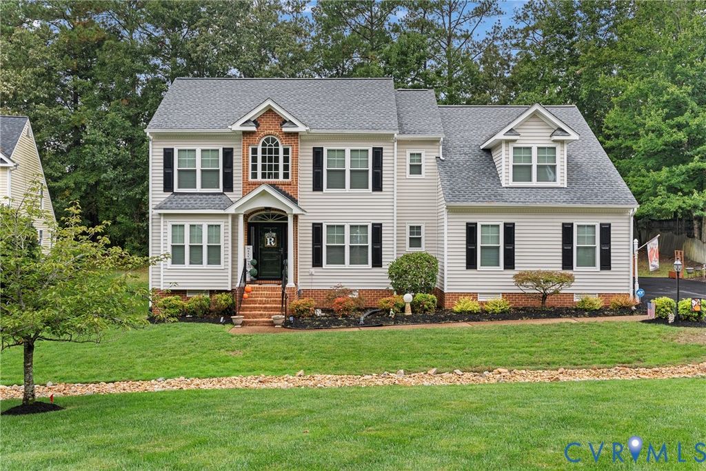 5212 Nairn Ln, Chester, VA 23831
