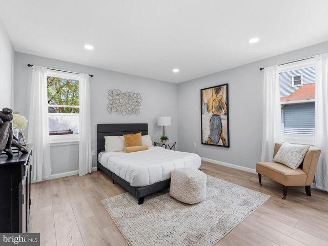 4 NASSAU DR, Willingboro, NJ 08046