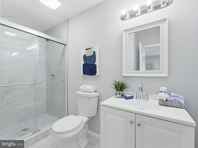 4 NASSAU DR, Willingboro, NJ 08046