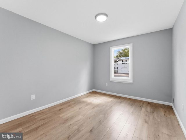 4 NASSAU DR, Willingboro, NJ 08046