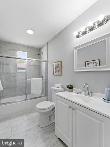 4 NASSAU DR, Willingboro, NJ 08046