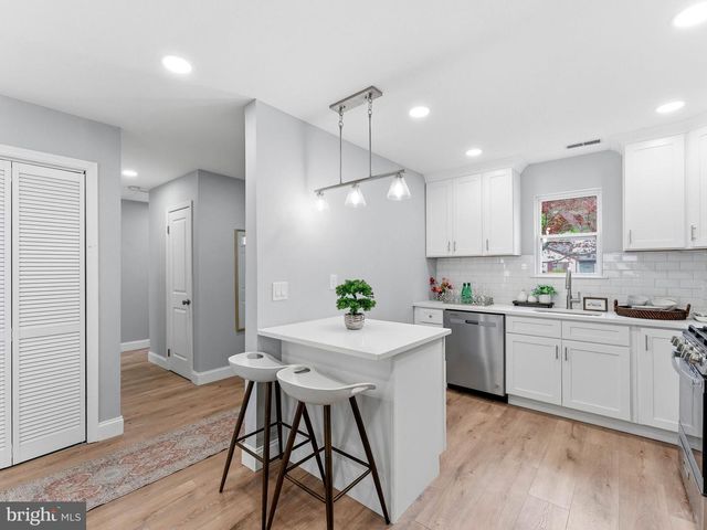 4 NASSAU DR, Willingboro, NJ 08046