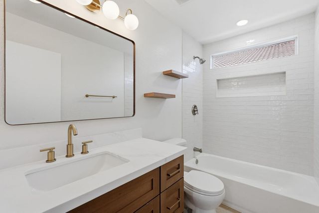 2642 E Hartford Avenue, Phoenix, AZ 85032