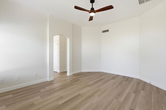 2642 E Hartford Avenue, Phoenix, AZ 85032