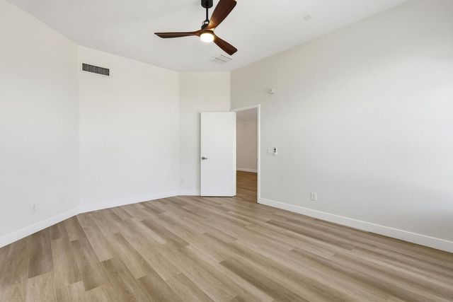 2642 E Hartford Avenue, Phoenix, AZ 85032