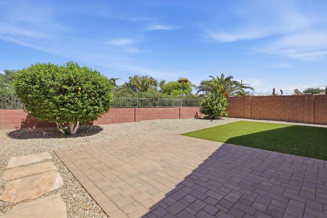 2642 E Hartford Avenue, Phoenix, AZ 85032
