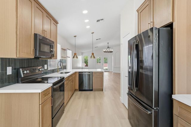 2642 E Hartford Avenue, Phoenix, AZ 85032
