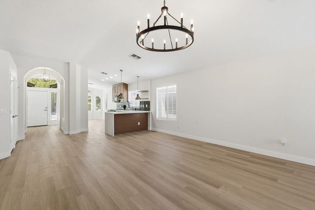 2642 E Hartford Avenue, Phoenix, AZ 85032