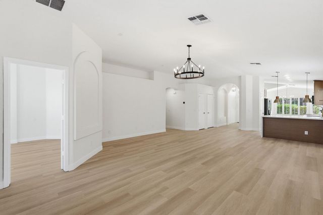 2642 E Hartford Avenue, Phoenix, AZ 85032