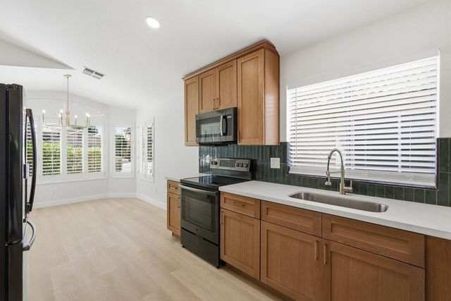 2642 E Hartford Avenue, Phoenix, AZ 85032
