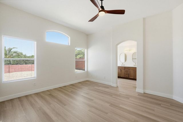 2642 E Hartford Avenue, Phoenix, AZ 85032