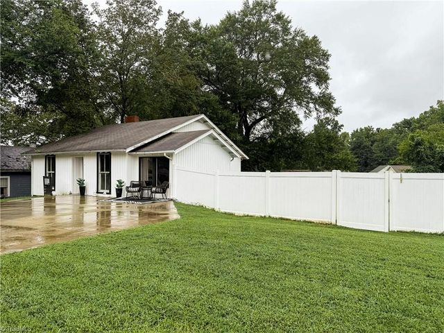 144 W Elm Street, Mount Airy, NC 27030