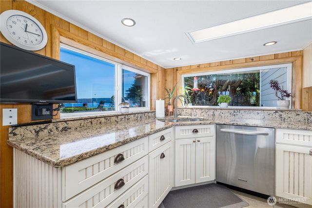 6502 E State Route 106, Union, WA 98592