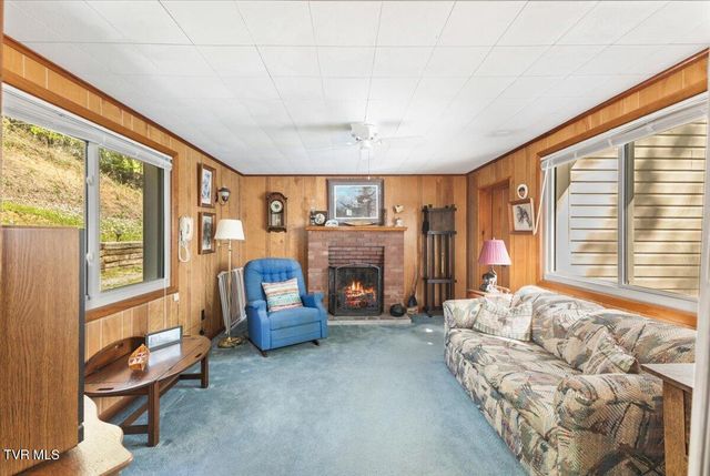 143 Lakeside Drive, Butler, TN 37640