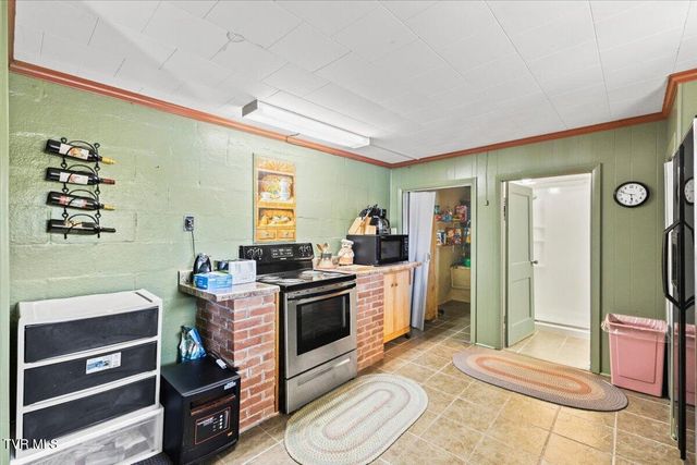 143 Lakeside Drive, Butler, TN 37640