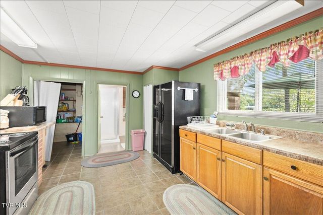 143 Lakeside Drive, Butler, TN 37640