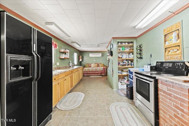 143 Lakeside Drive, Butler, TN 37640