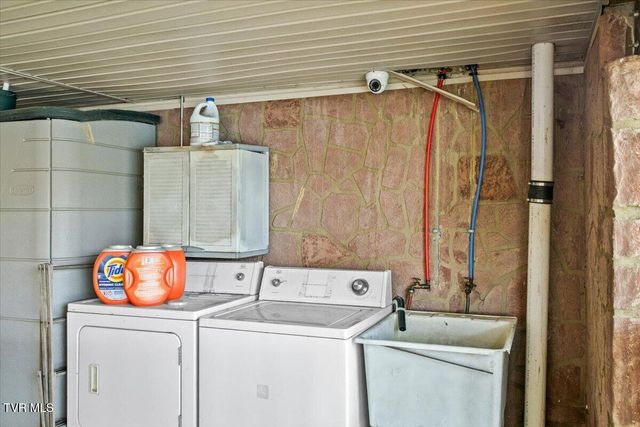 143 Lakeside Drive, Butler, TN 37640