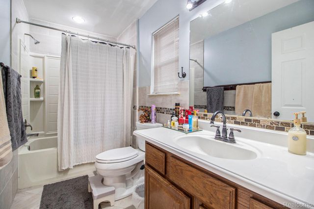 23840 Brentwood Drive, Brownstown Charter Township, MI 48183