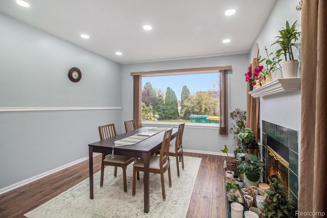 23840 Brentwood Drive, Brownstown Charter Township, MI 48183