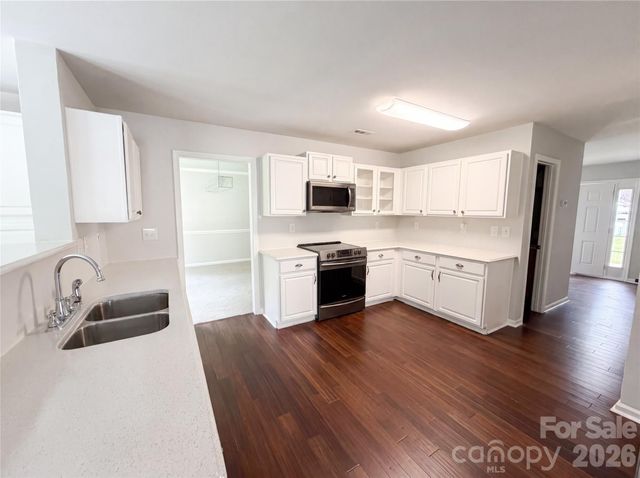 4024 Fifendrum Lane, Charlotte, NC 28216