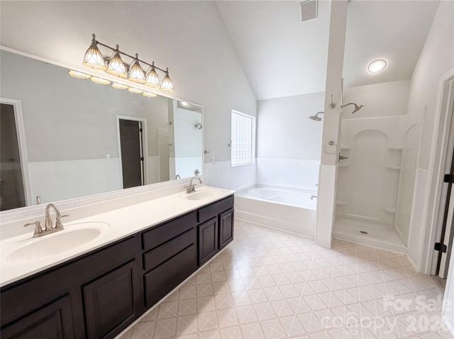 4024 Fifendrum Lane, Charlotte, NC 28216