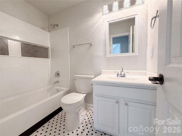 4024 Fifendrum Lane, Charlotte, NC 28216