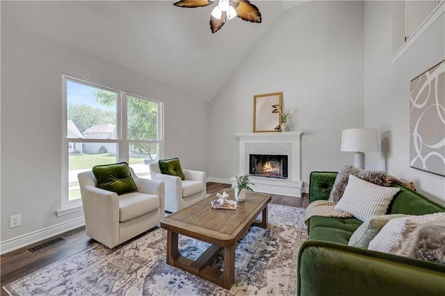 8017 W 149th Street, Overland Park, KS 66223