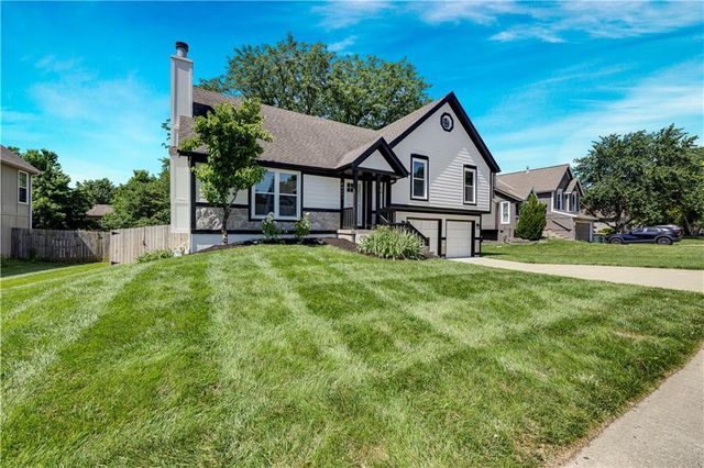 8017 W 149th Street, Overland Park, KS 66223