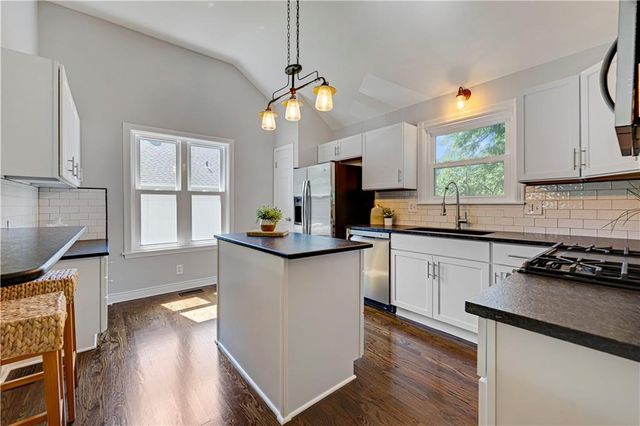 8017 W 149th Street, Overland Park, KS 66223