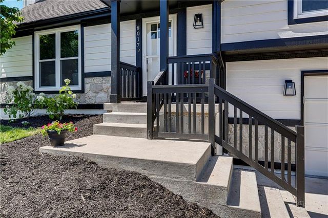 8017 W 149th Street, Overland Park, KS 66223