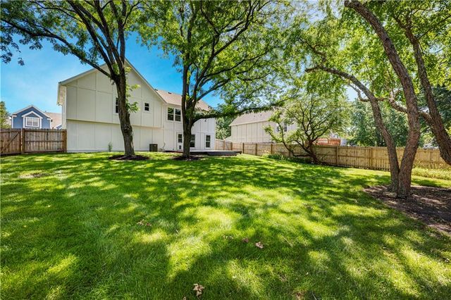 8017 W 149th Street, Overland Park, KS 66223
