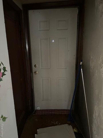 21975 Beechwood Avenue, Eastpointe, MI 48021