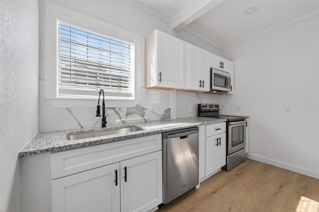 2202 Hutchins Street C, Houston, TX 77003