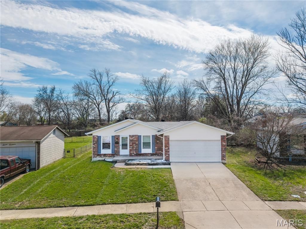 724 Baltic Drive, Florissant, MO 63031