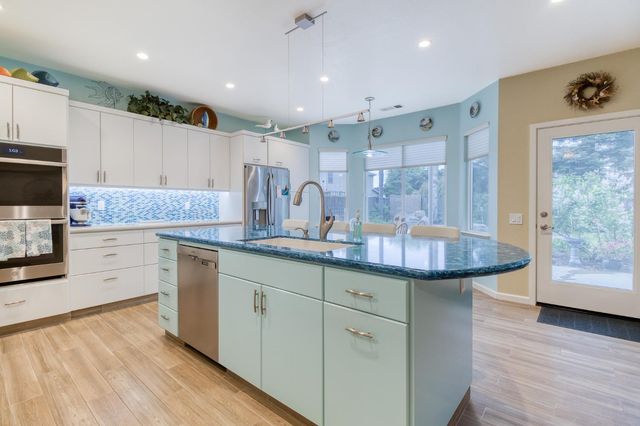 1718 Heirloom Ct., Modesto, CA 95357