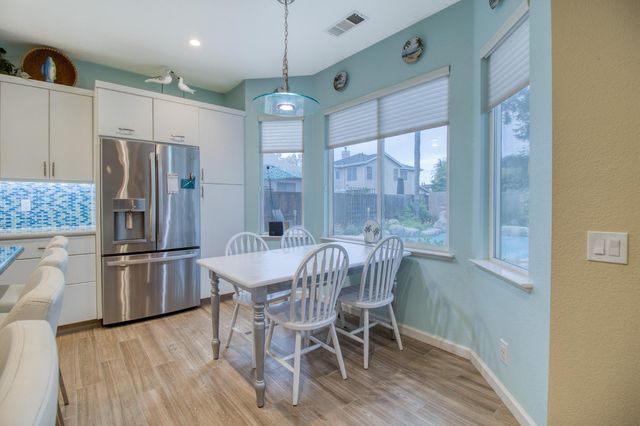 1718 Heirloom Ct., Modesto, CA 95357