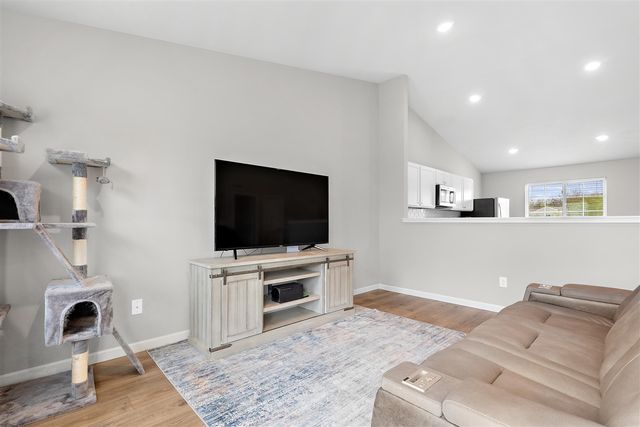 58727 Pond View Lane, Three Rivers, MI 49093