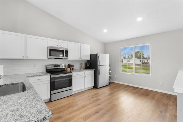 58727 Pond View Lane, Three Rivers, MI 49093