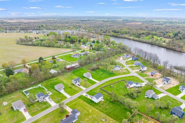58727 Pond View Lane, Three Rivers, MI 49093