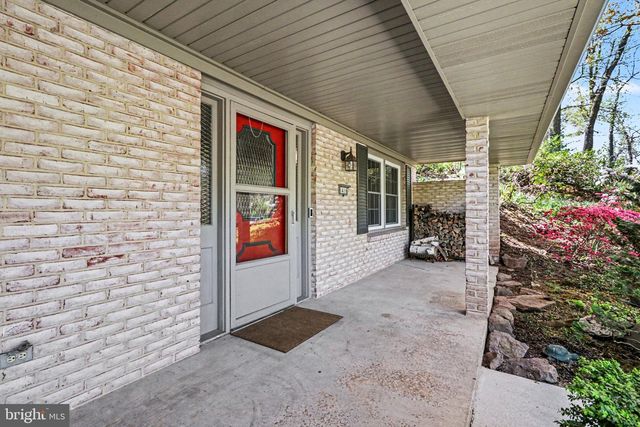 1416 BRADLEY AVE, Hummelstown, PA 17036