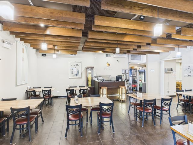 4203 W Lawrence Avenue, Chicago, IL 60630