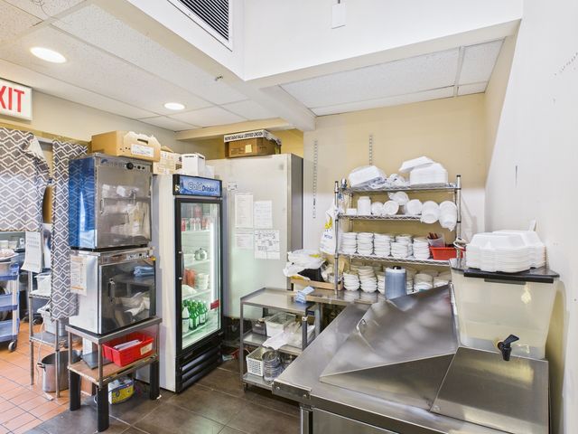 4203 W Lawrence Avenue, Chicago, IL 60630