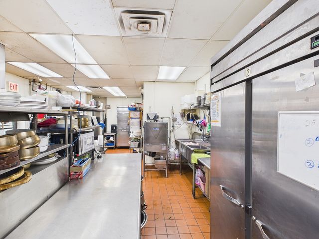 4203 W Lawrence Avenue, Chicago, IL 60630