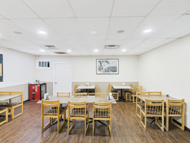 4203 W Lawrence Avenue, Chicago, IL 60630