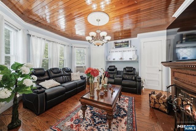 103 Fort Lee Road, Bogota, NJ 07603