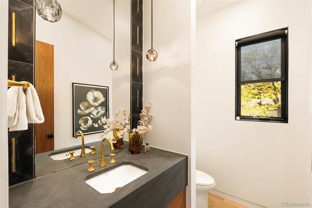 975 S Monroe Street, Denver, CO 80209